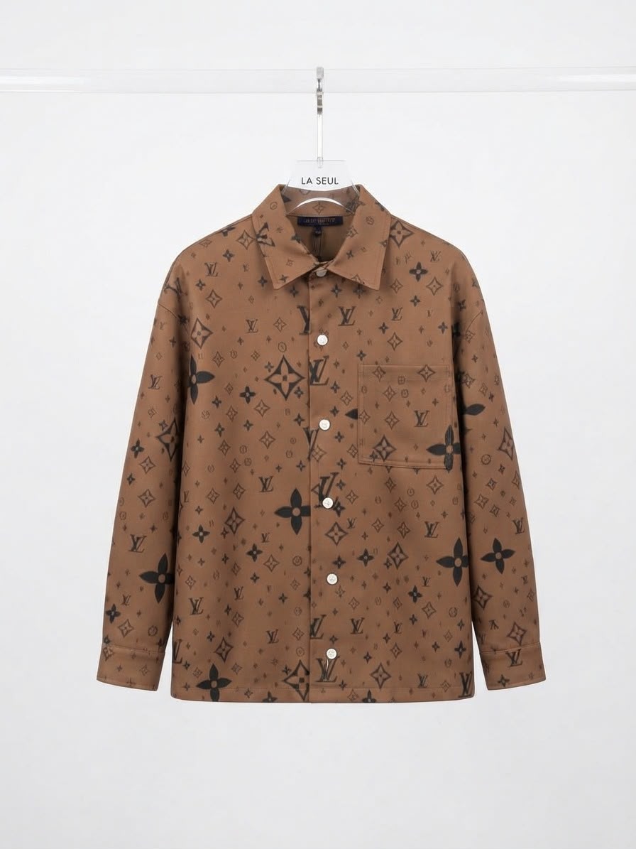 LV full-cover brown jacket.