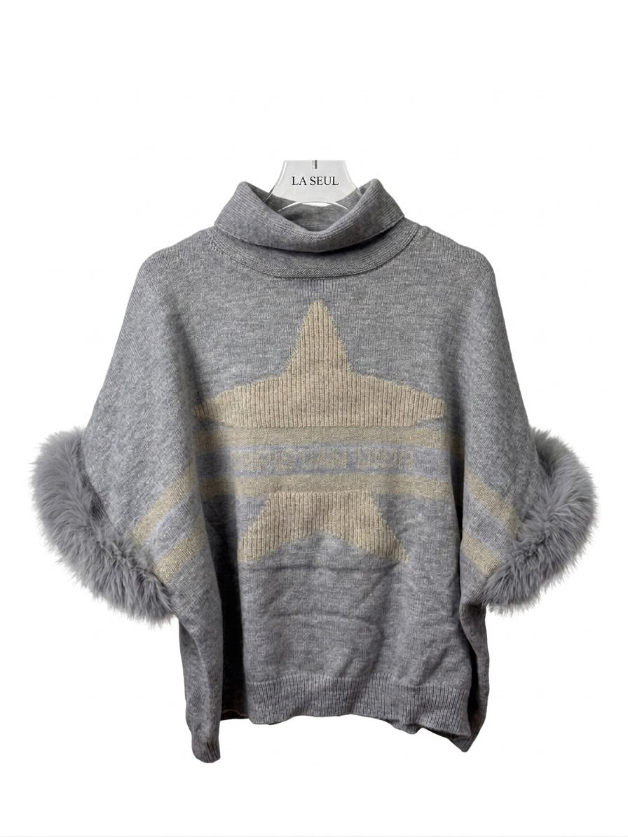 Christian Dior knit poncho Grey with a large star motif and fur-trimmed sleeves - Image 1