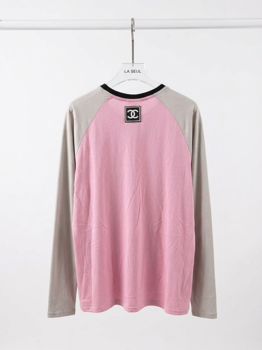 Grey Chanel suit with a pink Melton fabric - Image 1