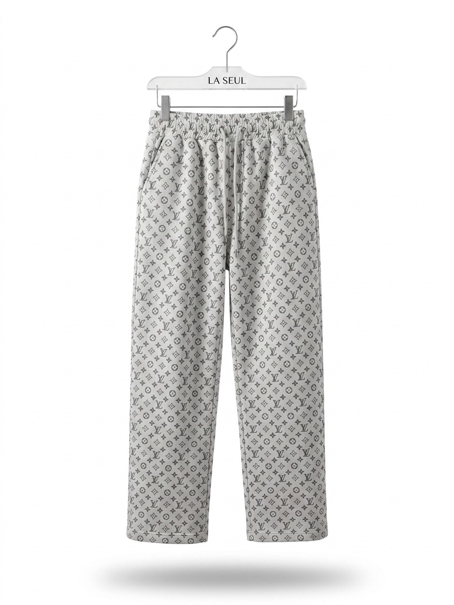 Full-coverage Louis Vuitton waterproof suit - Image 2