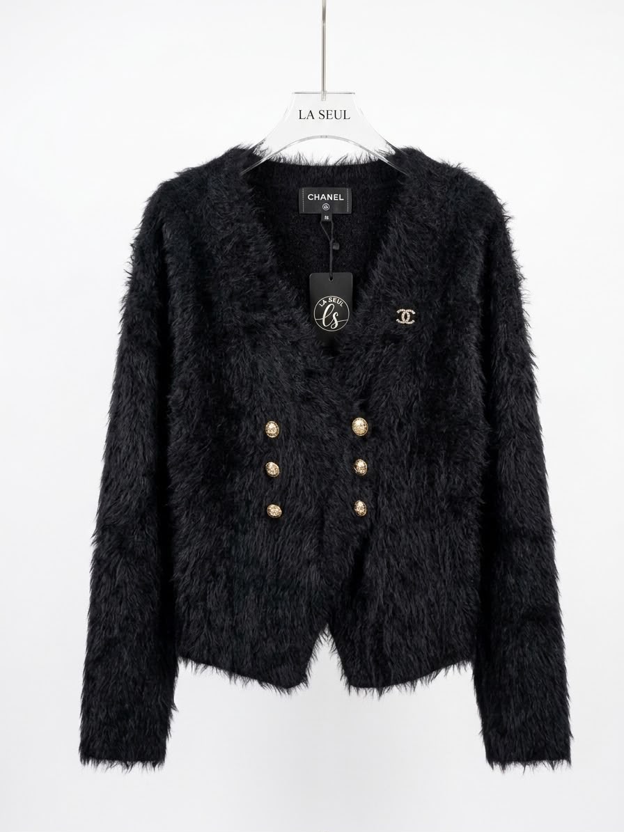 Chanel shaggy knit double-breasted cardigan Black with gold buttons and CC logo detail - Image 2