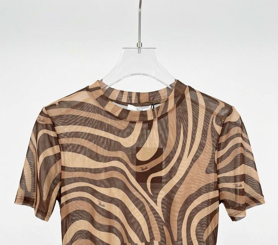 T.shirt brown & white printted - Image 1