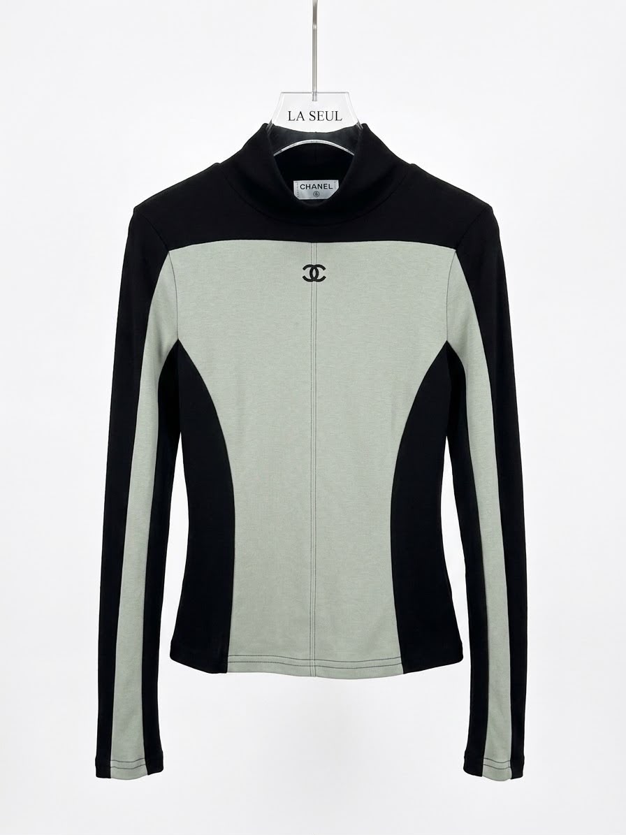 Black and teal Chanel turtleneck - Image 2