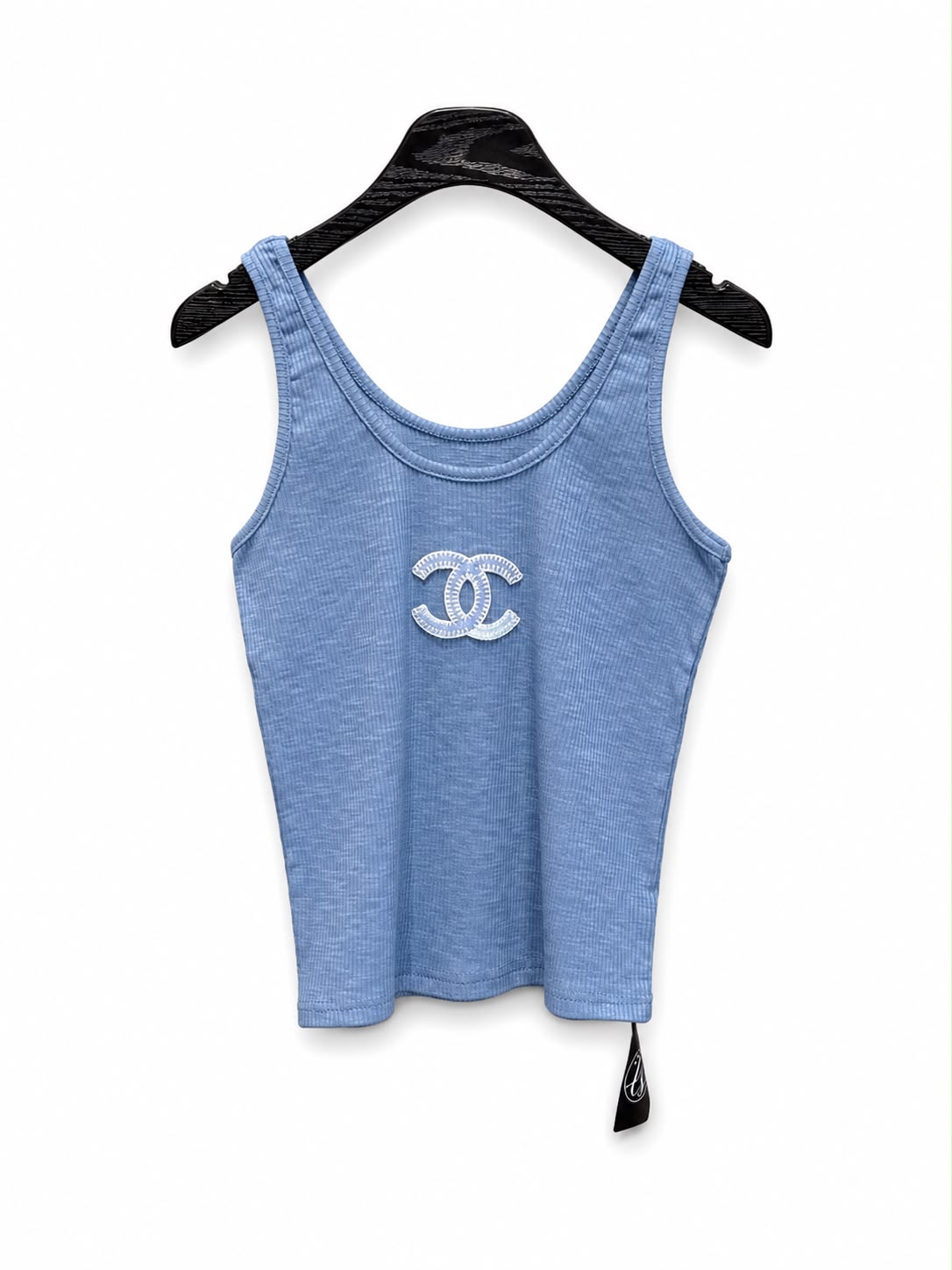 Top cut blue chanel